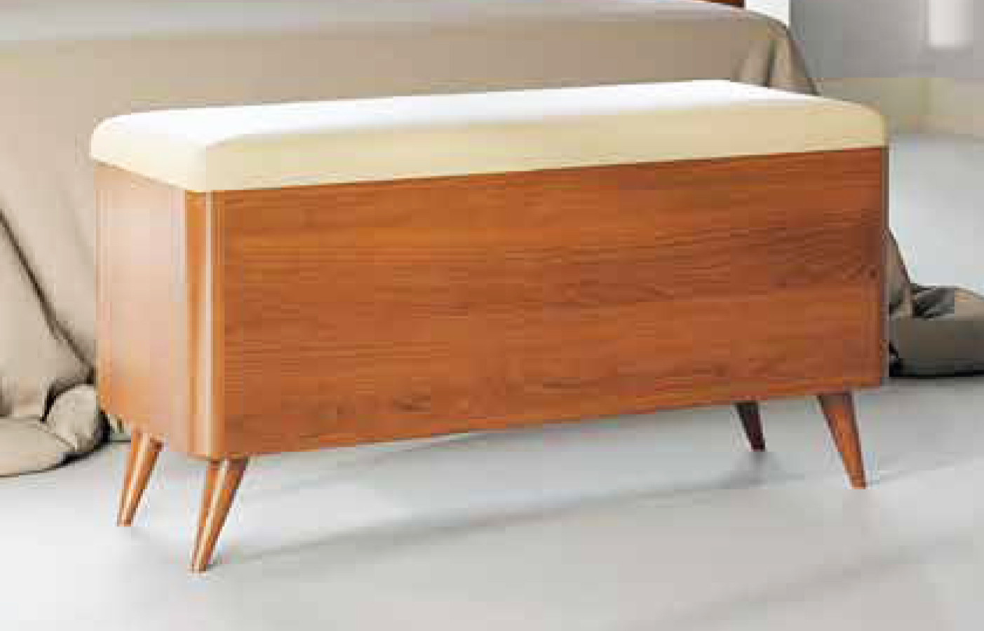 BANQUETA DESCALZADORA CON BAÚL ESTILO NÓRDIC MADERA - PINO