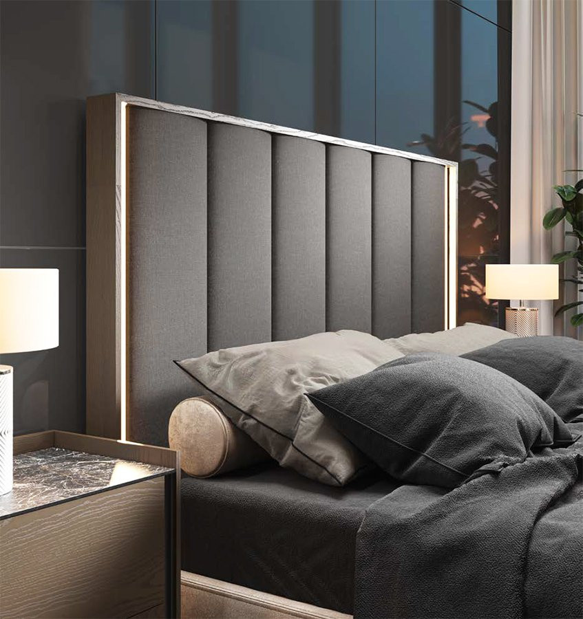 CABECERO DE DISEÑO MODERNO CON PANELES VERTICALES TAPIZADOS