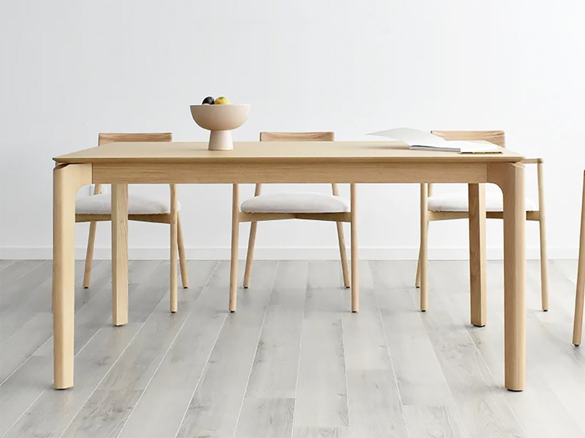 MESA DE COMEDOR ESTILO NÓRDICO FABRICADA EN MADERA SOSTENIBLE