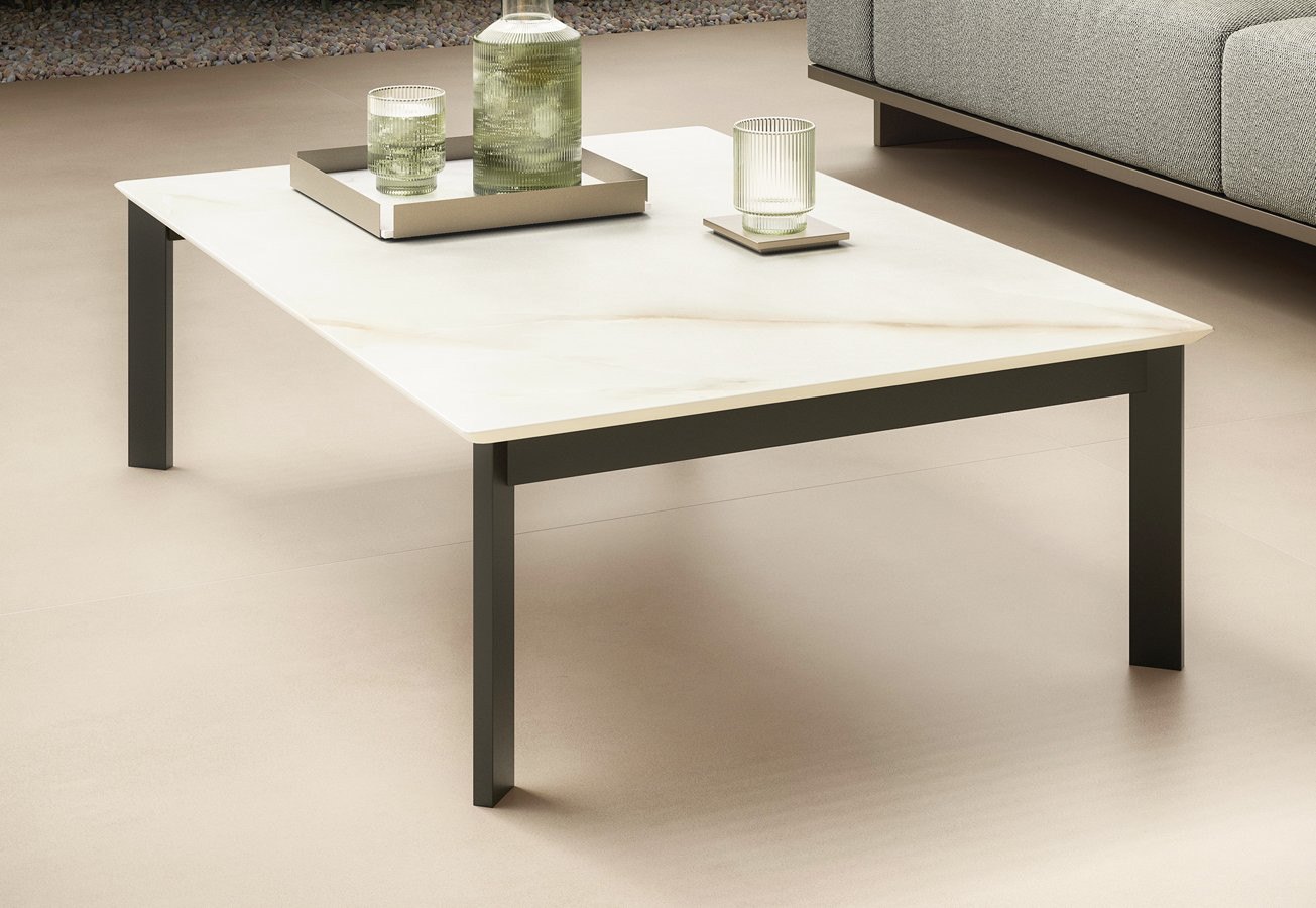 MESA DE CENTRO MODERNA CON GRES PORCELÁNICO Y BASE DE HIERRO