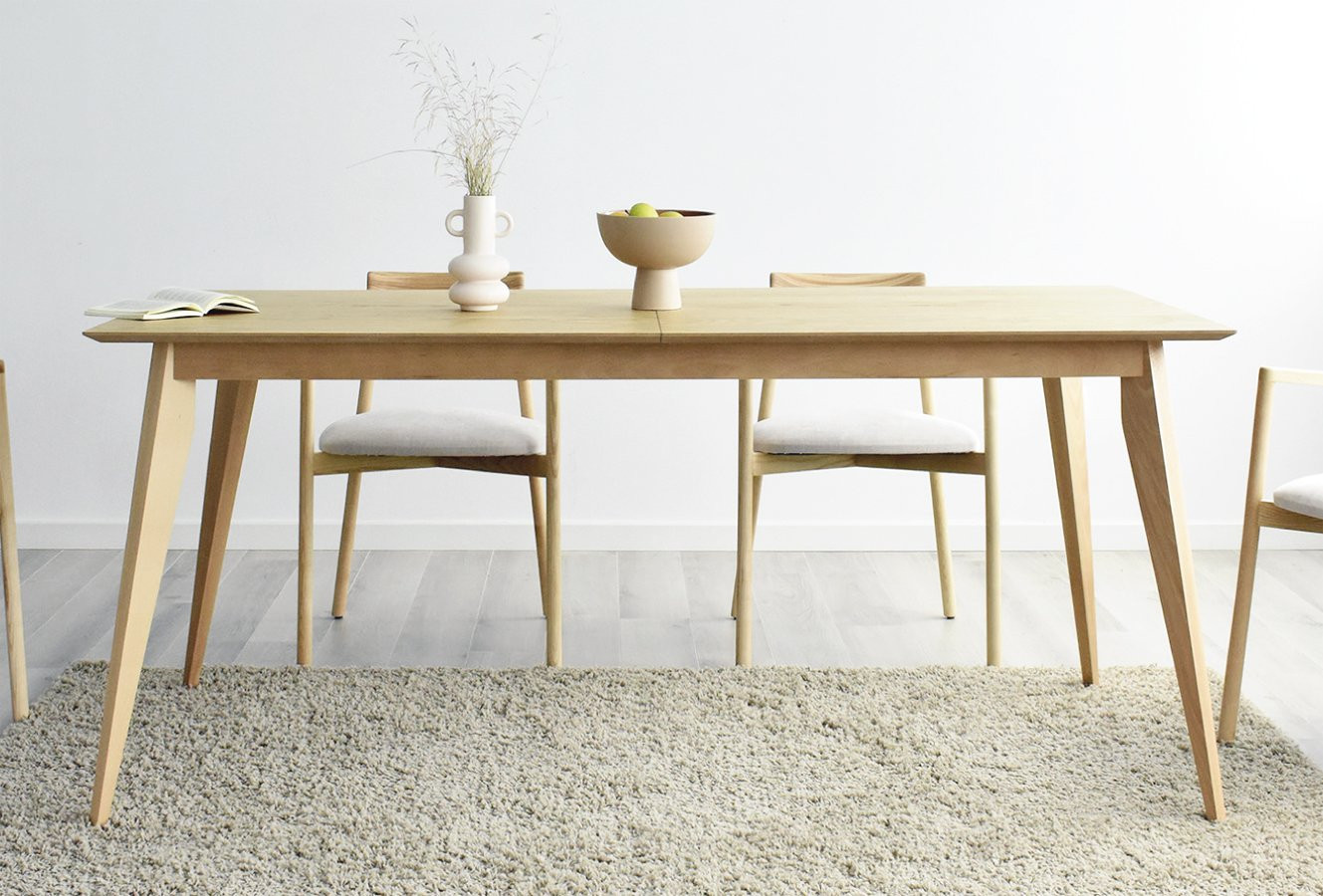 MESA DE COMEDOR ESTILO NÓRDICO FABRICADA EN MADERA SOSTENIBLE