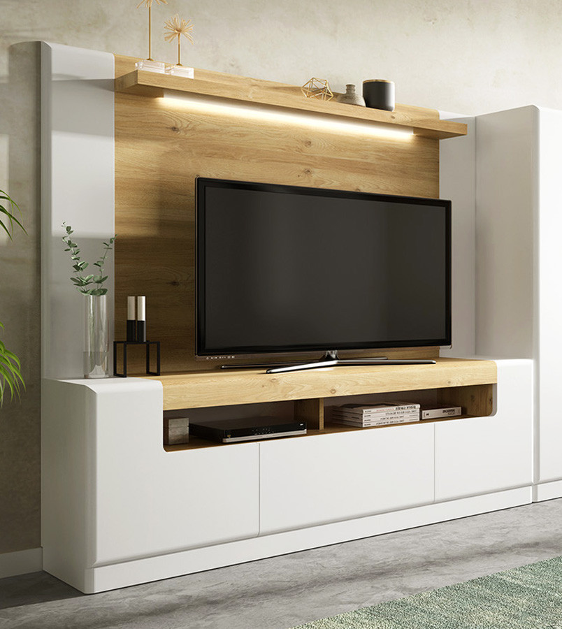 Mueble TV con estante panelado