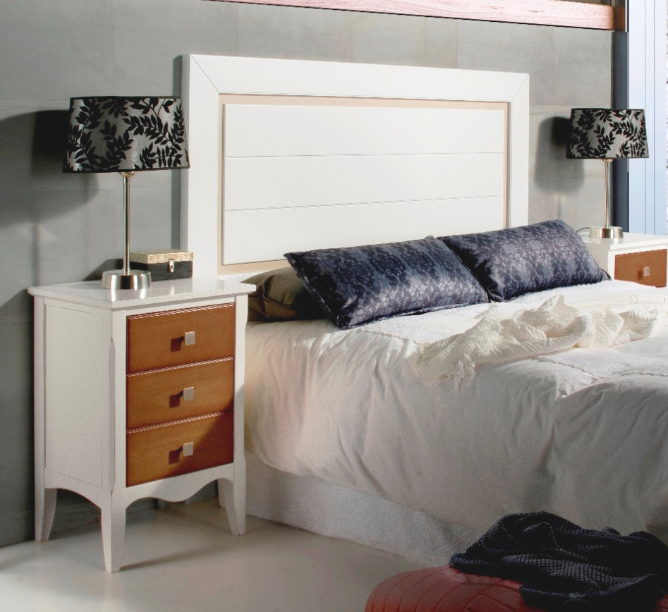 MOBILIARIO DE DORMITORIO CON CABECERO RECTO Y MESILLAS - HAYA