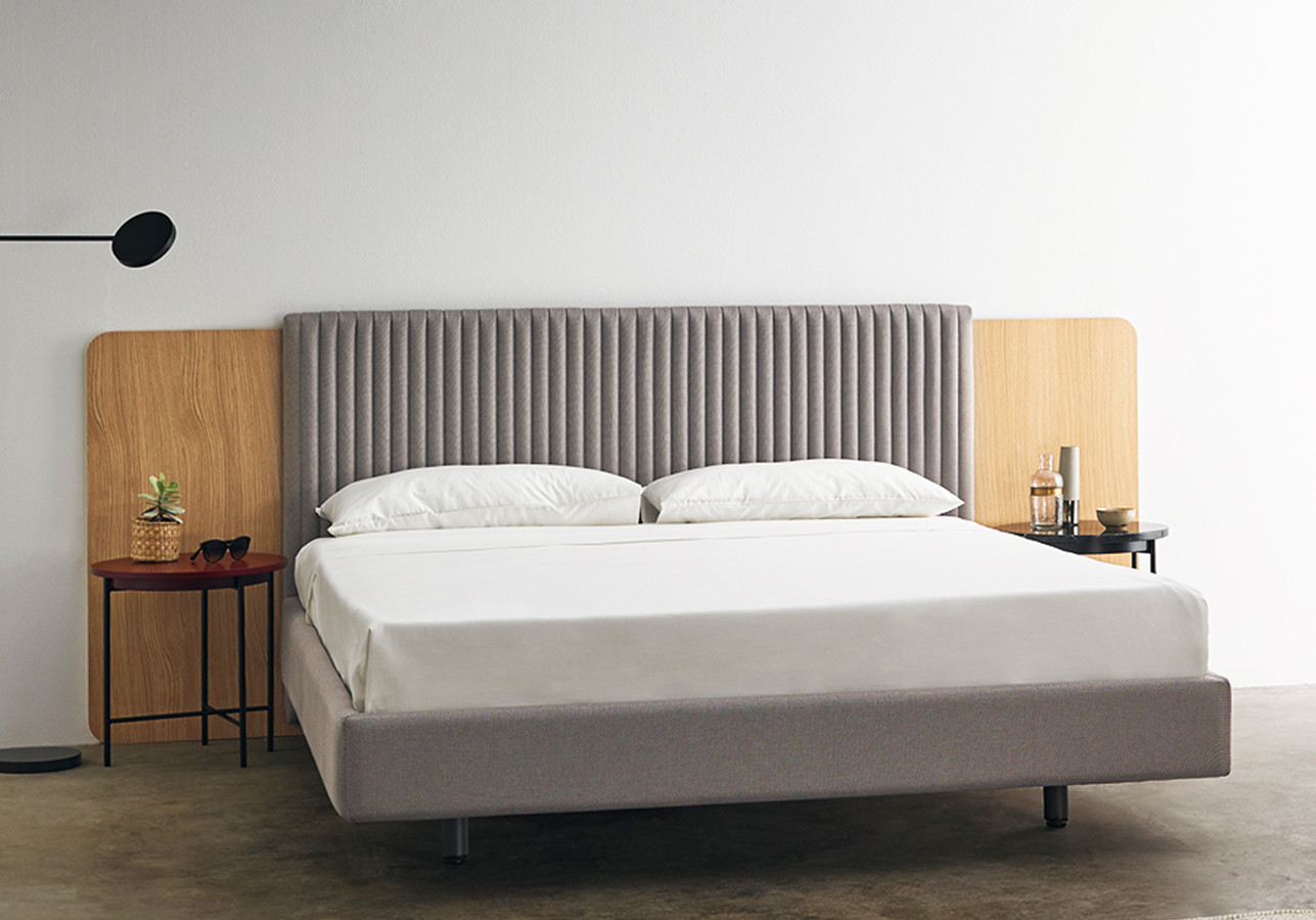 CONJUNTO MUEBLES DORMITORIO CON CABECERO Y BAÑERA TAPIZADA - DM