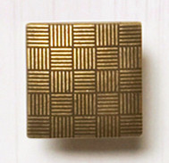 TIRADOR METALICO CUADRADO 29 x 29 mm.