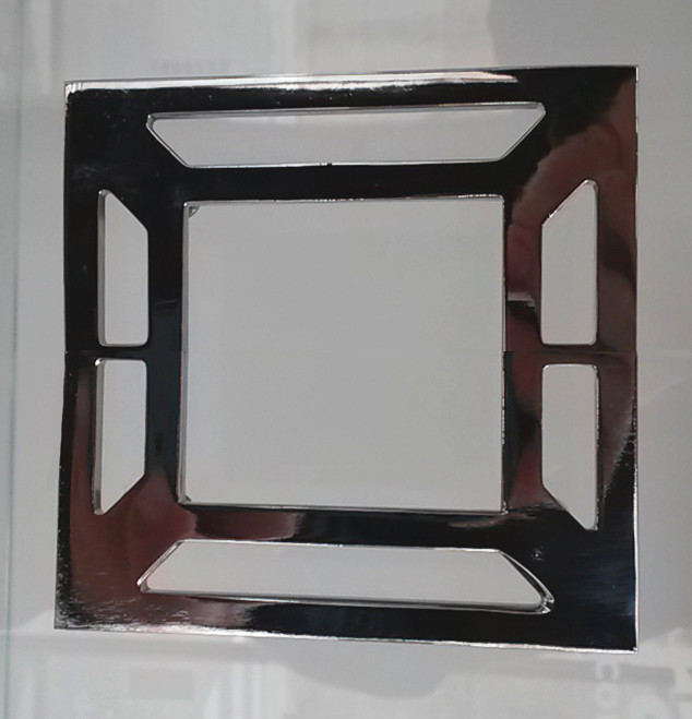 TIRADOR METÁLICO CROMO BRILLO 90 x 90 mm.