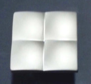 TIRADOR METÁLICO MODERNO 32 x 32 mm.