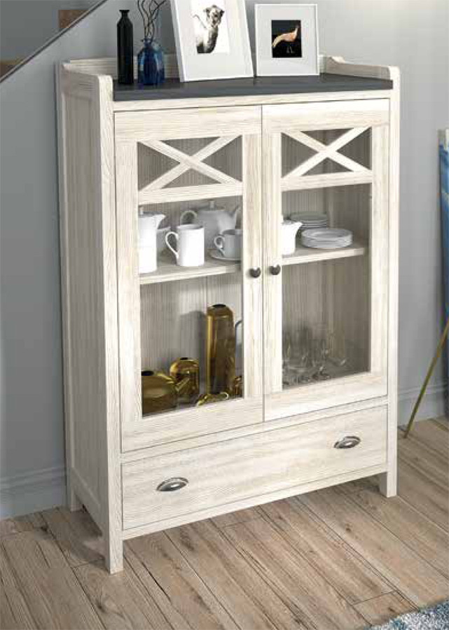 VITRINA CON PUERTAS CON ASPAS REALIZADA EN MADERA NATURAL SOSTENIBLE