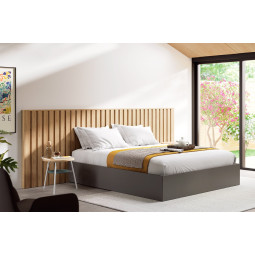 MUEBLES DE DORMITORIO CON CABECERO ALISTONADO Y ARO BAÑERA DE MADERA