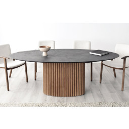 MESA DE COMEDOR OVALADA DE ESTILO NÓRDICO Y CON BASE CENTRAL