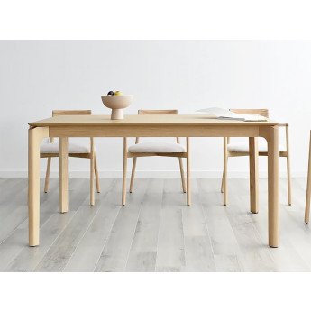 MESA DE COMEDOR ESTILO NÓRDICO FABRICADA EN MADERA SOSTENIBLE