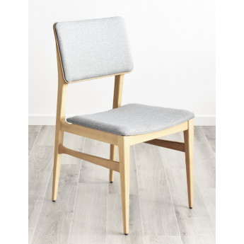 SILLA ESTILO ESCANDINAVO ASIENTO Y RESPALDO TAPIZADOS MADERA HAYA