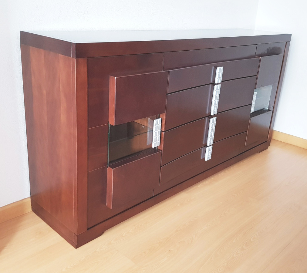 Aparador de diseño con 2 puertas y 4 cajones en madera de calidad