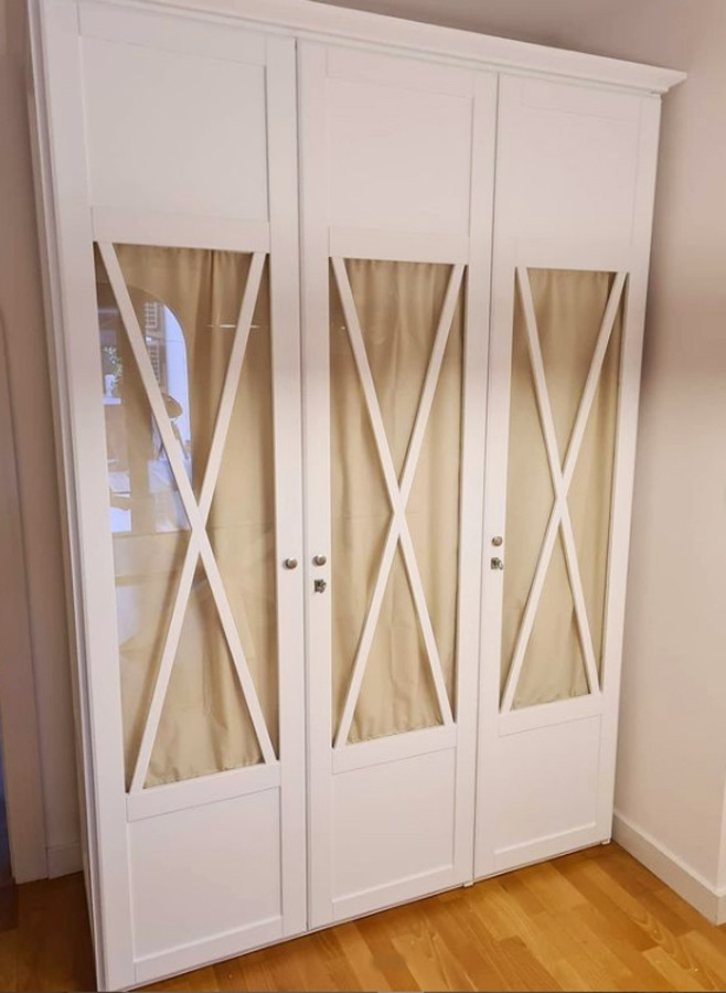 ARMARIO PUERTAS CON VISILLO y realizado en madera maciza