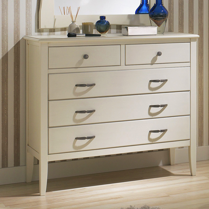 Cómoda de madera con 5 cajones y con patas