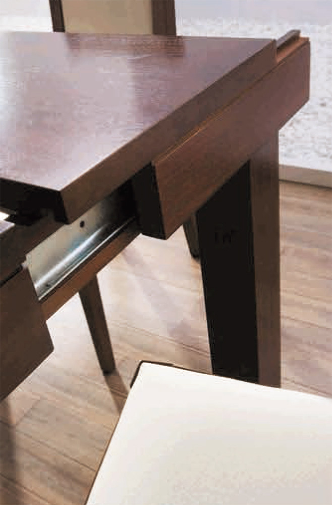 Mesa de comedor extensible y en madera nogal americano