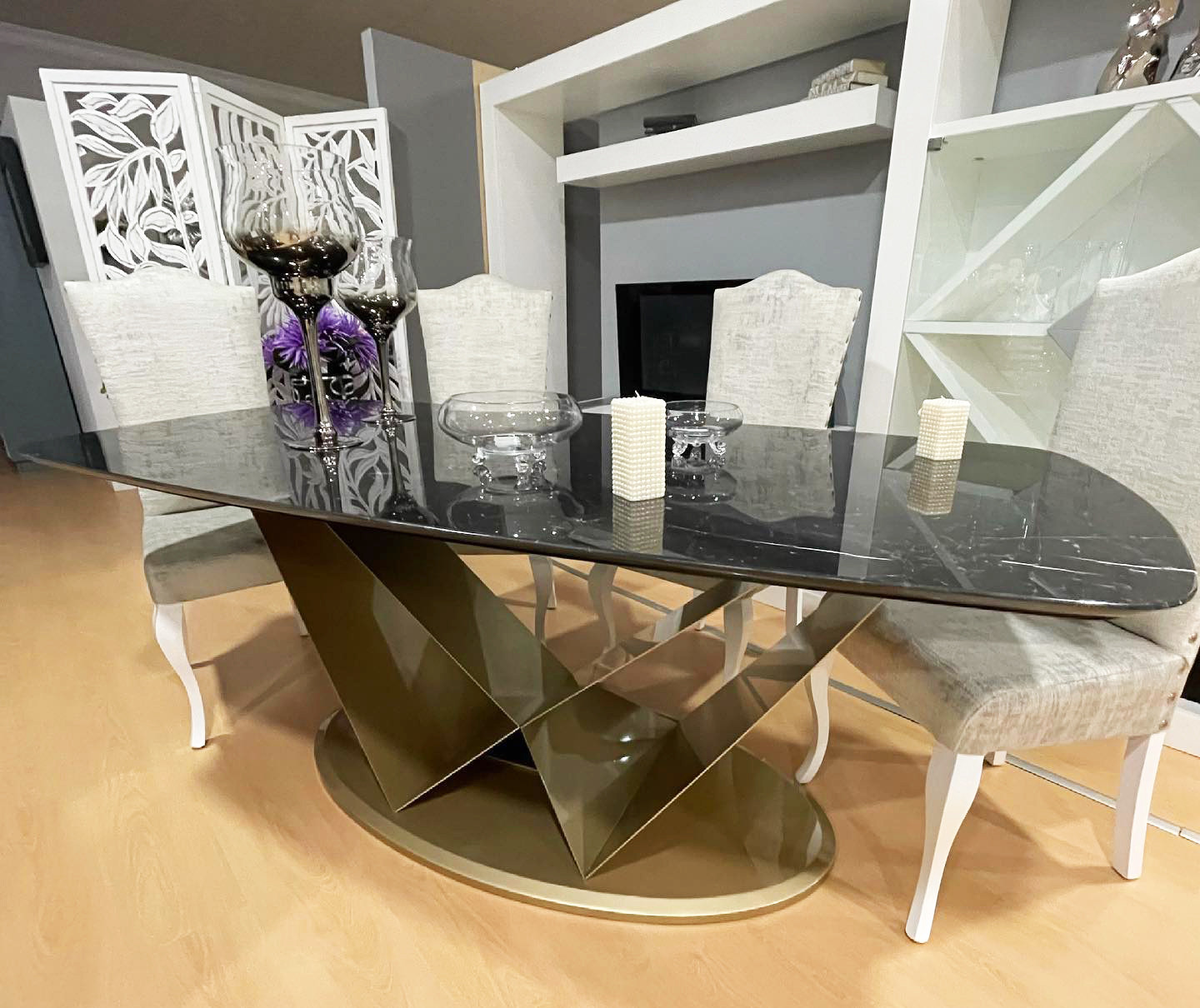 MESA DE COMEDOR DE DISEÑO con tapa de cristal o tapa de mármol