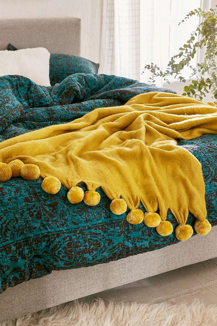 f457428f7400ff3fed20a2d3b88830cd--bohemian-interior-throw-blankets